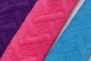 Pluesch Auto Sicherheitsgurt Schulterpolster weiche Schutzhuelle Set lila rosa blau Detail
