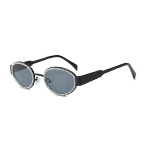 Strass Ovale Sonnenbrille für Damen und Herren, Y2K Mode Trend Sonnenbrille Detailansicht.