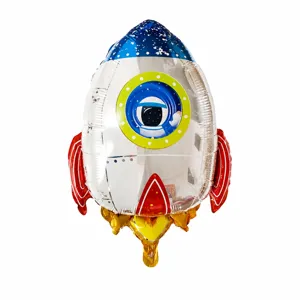 Ruimte thema raket folieballon voor kinder verjaardag feest decoratie en mooie achtergrond.