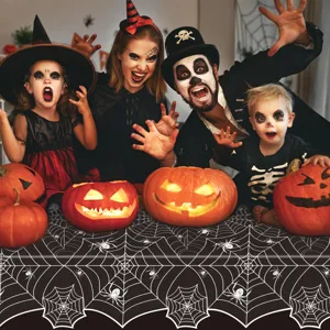 Halloween tafelkleed PVC spinnenweb ontwerp voor griezelige feestdecoratie en viering thuis.