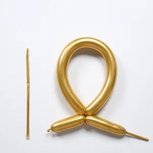 Détail ballon magique métallisé, ballon long en latex 1.8g pour déco de fête DIY et art floral.