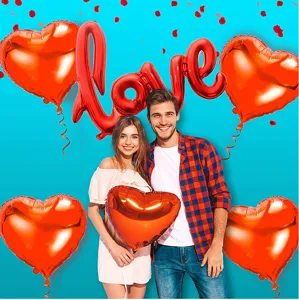 Ballon aluminium LOVE rouge et ballons cœur pour mariage décoration de Saint-Valentin.