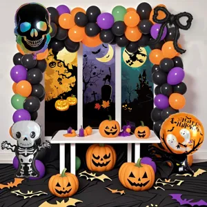 Halloween Ballonbogen Set mit Totenkopf Folienballons und gruseliger Party Hintergrunddeko.