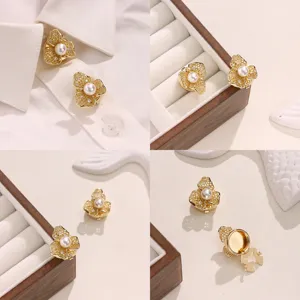 Copribottoni floreale di lusso con zircone brillante e perla, ideale per camicie e abiti.