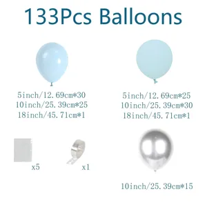 Vista dettagliata dei componenti del kit da 133 palloncini in lattice blu e argento.