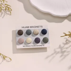 Set van 8 kleurrijke magnetische hijabspelden, antislip ronde magneetknopen voor sjaals en doeken.
