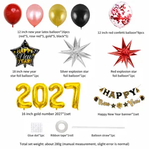 Detailansicht des 2027 Neujahrs Party Ballon Dekorationssets mit Zahlen und Foliensternen.