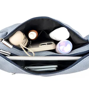 Große Denim Umhängetasche für Damen, stilvolle Vintage Schultertasche mit vielen Fächern.