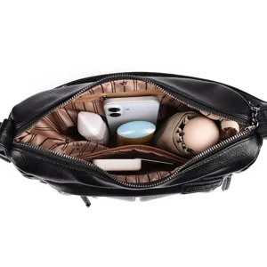 Vintage large capacity black leather shoulder bag for women daily commute casual style