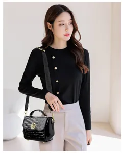 Elegant black crocodile pattern crossbody bag for women, trendy minimalist style.