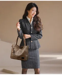 Elegant brown PU leather shoulder bag for women, spacious daily tote with classic design.