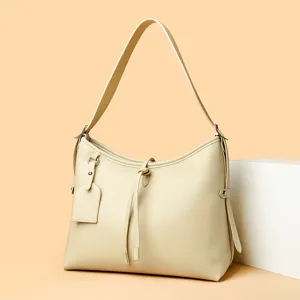 Casual large capacity commuter shoulder bag for women, stylish minimalist hobo handbag.