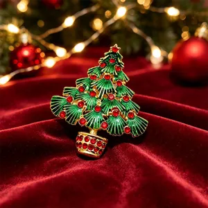 Rond de serviette arbre de noel metalore emaile vert strass rouge decoration table fete.
