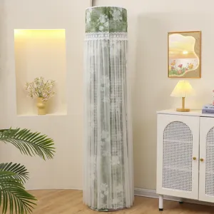 Vue détaillée de la housse anti-poussière pour climatiseur vertical avec motif floral vert.