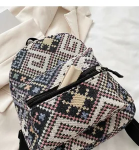 Etnischer Stil Mini gewebter Rucksack Detailansicht, Freizeit geometrisches Muster Damen Rucksack.