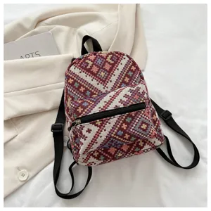 Koreanischer ethnischer Mini-Rucksack mit gewebtem geometrischem Muster und Stil.