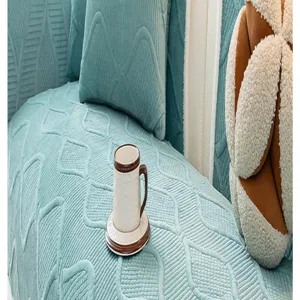 Housse de coussin de canapé antidérapante épaissie gaufrée en cristal vue détaillée.