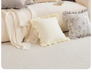 Französischer Kissenbezug mit Rüschen aus Chenille im Cremeton für Wohnzimmer Sofa Dekoration
