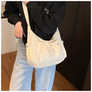 Casual nylon schoudertas met drawstring vak voor vrouwen dagelijks forenzen stijl