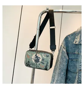 Modieuze Halloween print schoudertas voor dames, unieke stijlvolle heks design crossbody tas.