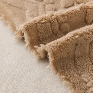 Fodera per divano in peluche spesso con morbido tessuto in pile e cuciture resistenti per la casa.