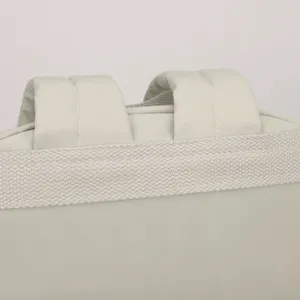 Detailed view showing the reinforced shoulder straps and back fixing band of the backpack.