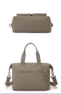 Sac cabas en nylon léger de grande capacité sac bandoulière décontracté pour les voyages de navettage
