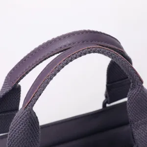Sac à bandoulière décontracté en nylon détail de poignée, sangle violette durable avec bordure.