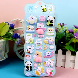 Simpatici adesivi squishy di animali 3D, morbido giocattolo di decompressione e decoro per bambini.