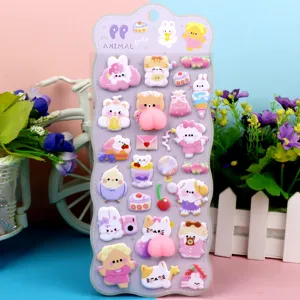 Vista dettagliata del foglio di adesivi squishy di animali carini con vari disegni e colori pastello.