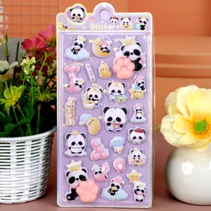Leuke 3D panda stickers met schattige kattenpootjes, perfect voor knutselen en scrapbooking.