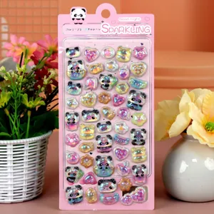 Süße 3D Cartoon Panda Erleichterung Aufkleber, bunte holografische glänzende DIY Sticker für Kinder.
