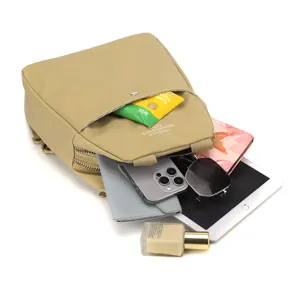 Zaino casual color caki di grande capacità ideale per viaggi e pendolari di tutti i giorni