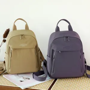 Vista dettagliata dello zaino casual in tessuto oxford con grande capacità, borsa da viaggio.