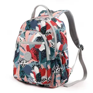 Zaino in nylon con stampa floreale da donna, leggero e casual per viaggi o scuola.