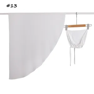 Witte chiffon sjaal en modal muts set, elegant gebogen ontwerp voor dagelijks gebruik.