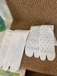 White and polka dot split toe socks, breathable cotton two toe socks, casual tabi crew socks.