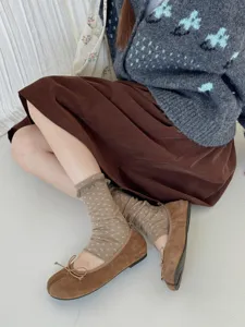 Women vintage floral lace ruffle socks sweet autumn winter casual breathable mid-calf socks detail