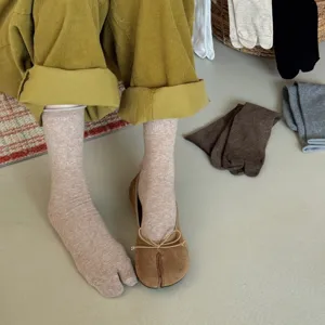 Women solid color mid-tube split-toe socks breathable casual everyday hosiery footwear.