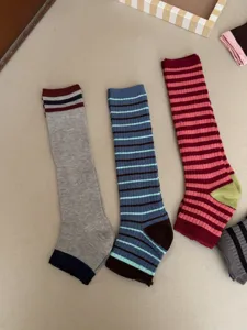 Retro striped long socks for women, fashionable autumn and winter combed cotton hosiery.