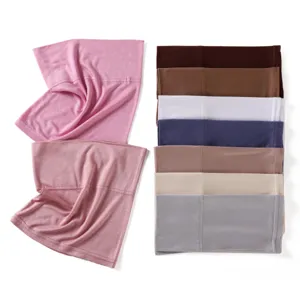 Zachte ademende effen katoenen basis muts en comfortabele elastische hoofddoek voor vrouwen