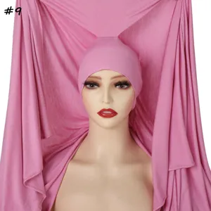 Detail view of the pink mercerized cotton jersey hijab cap, breathable and soft daily wear.