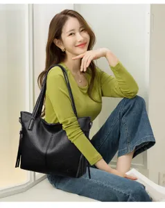 Large capacity women shoulder bag minimalist solid color soft leather handbag for daily commuting