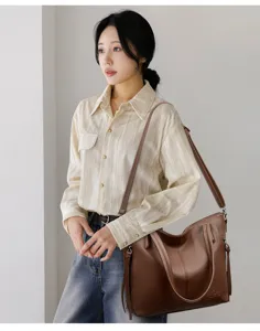 Stylish large capacity women shoulder bag, premium soft leather handbag for daily commuting.