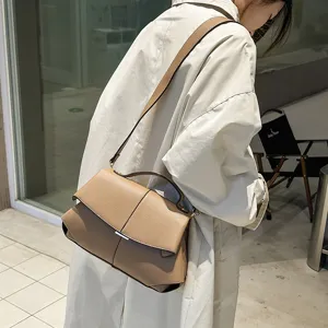 Sac à bandoulière plissé élégant pour femme, sac à main décontracté avec poignée et sangle.