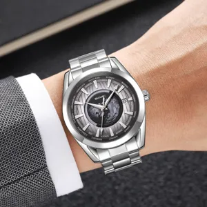 Stilvolle Herren Edelstahl mechanische Armbanduhr mit Weltzeit und silbernem Band!