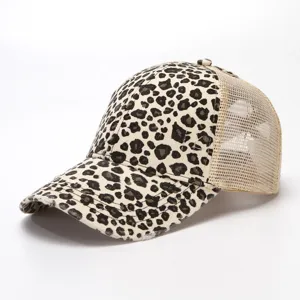 Luipaardprint mesh honkbalpet, trendy trucker pet met ademende achterkant voor vrouwen.