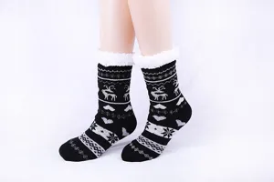 Dames winter warme donzige knusse sokken met klassiek Noors rendier en sneeuwvlok design.