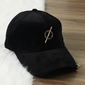 Black velvet baseball cap with gold metal ring pin decoration, stylish autumn winter sun hat.