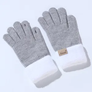 Gedetailleerd overzicht van grijze dames winter touchscreen gebreide handschoenen.